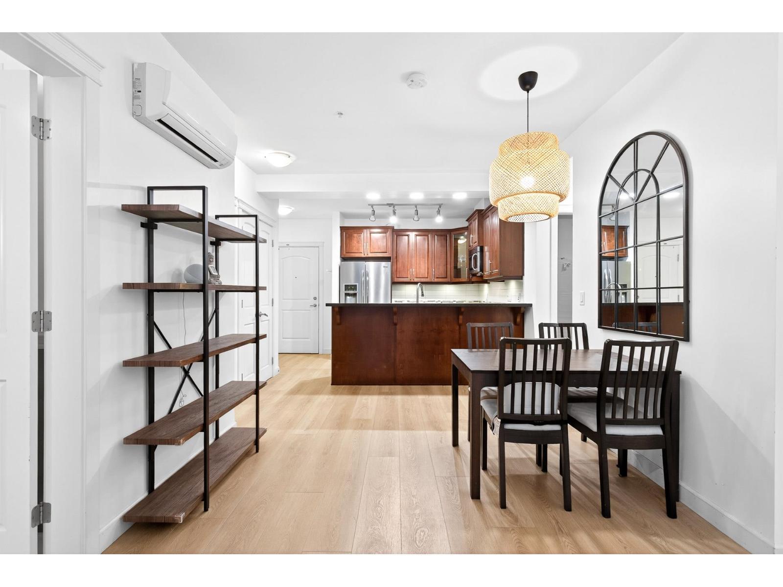 139 8288 207A Street, Langley, BC - Indoor