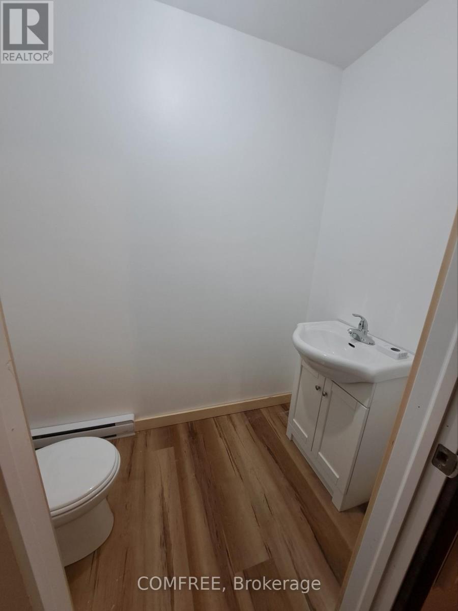 39 Raymond Road, Bracebridge (Muskoka (N)), ON - Indoor Photo Showing Bathroom