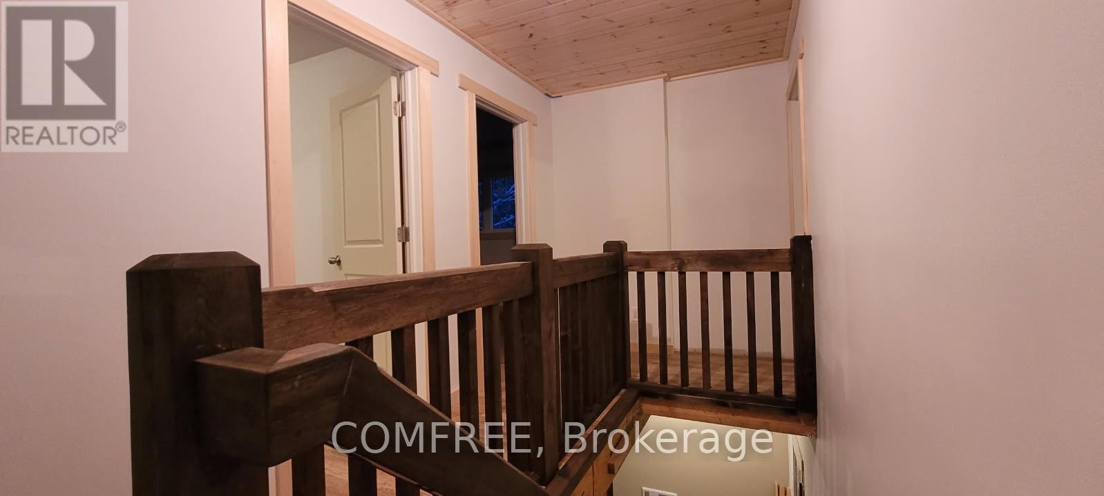 39 Raymond Road, Bracebridge (Muskoka (N)), ON - Indoor Photo Showing Other Room