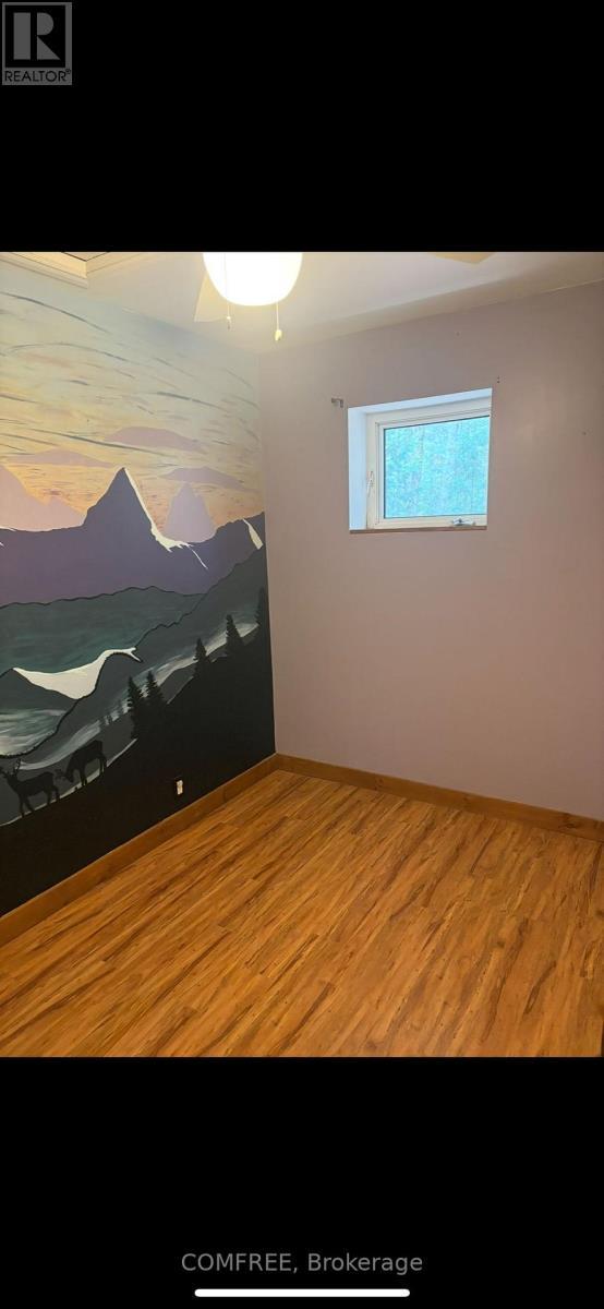 39 Raymond Road, Bracebridge (Muskoka (N)), ON - Indoor Photo Showing Other Room