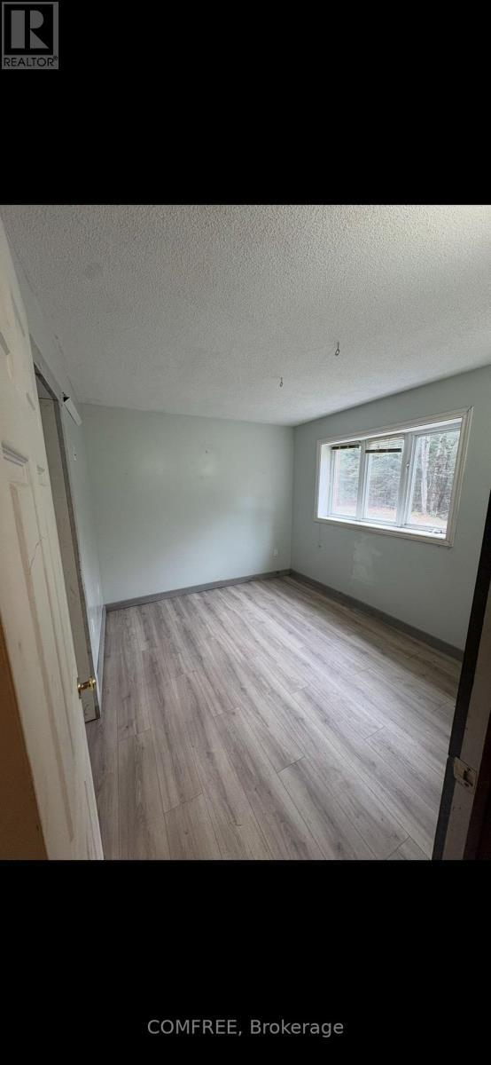 39 Raymond Road, Bracebridge (Muskoka (N)), ON - Indoor Photo Showing Other Room