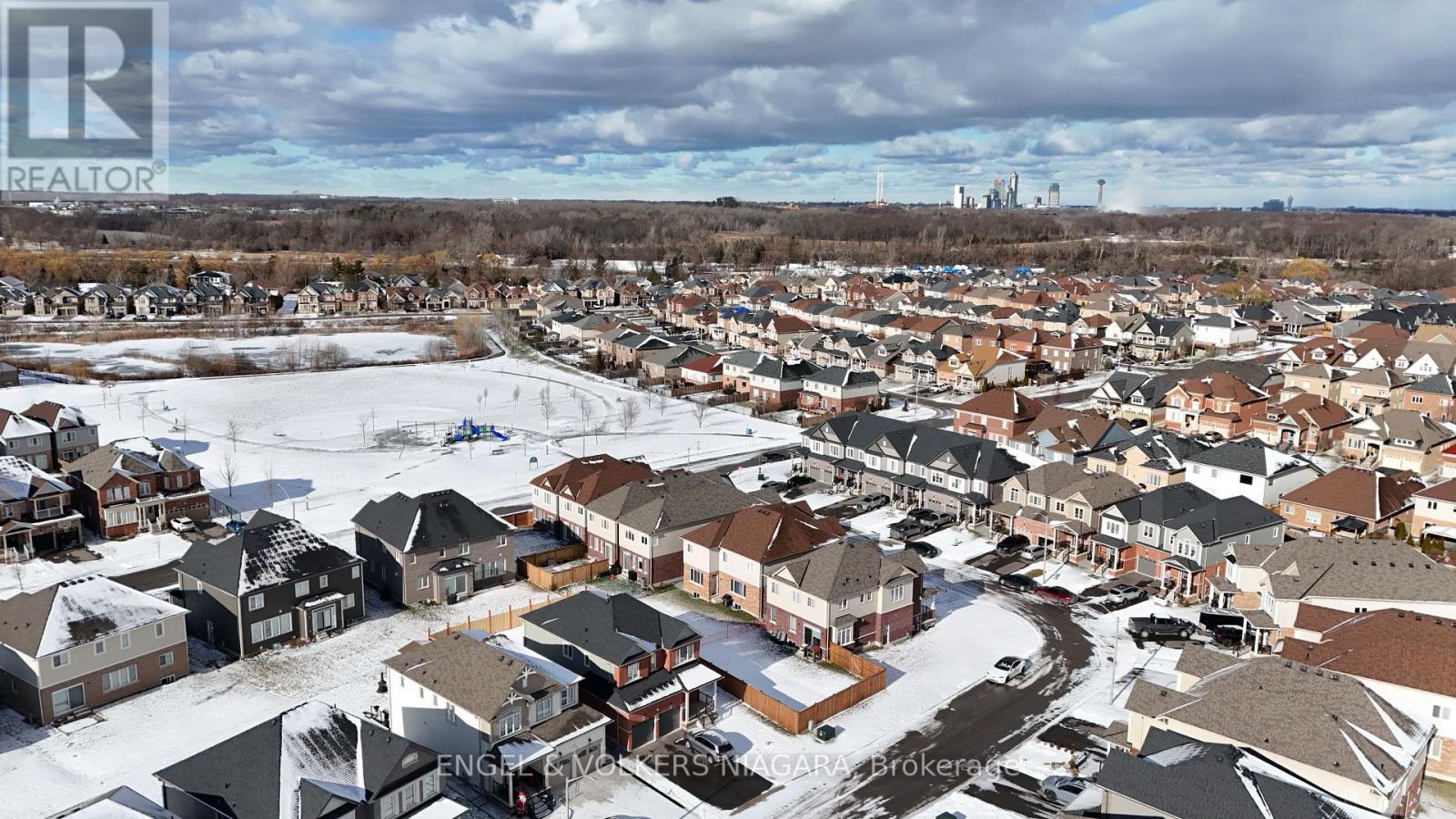 9248 Griffon Street, Niagara Falls (Lyons Creek), ON - Outdoor With View