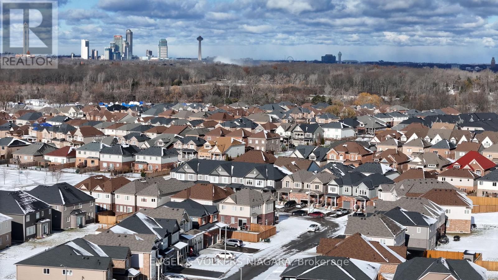 9248 Griffon Street, Niagara Falls (Lyons Creek), ON - Outdoor With View