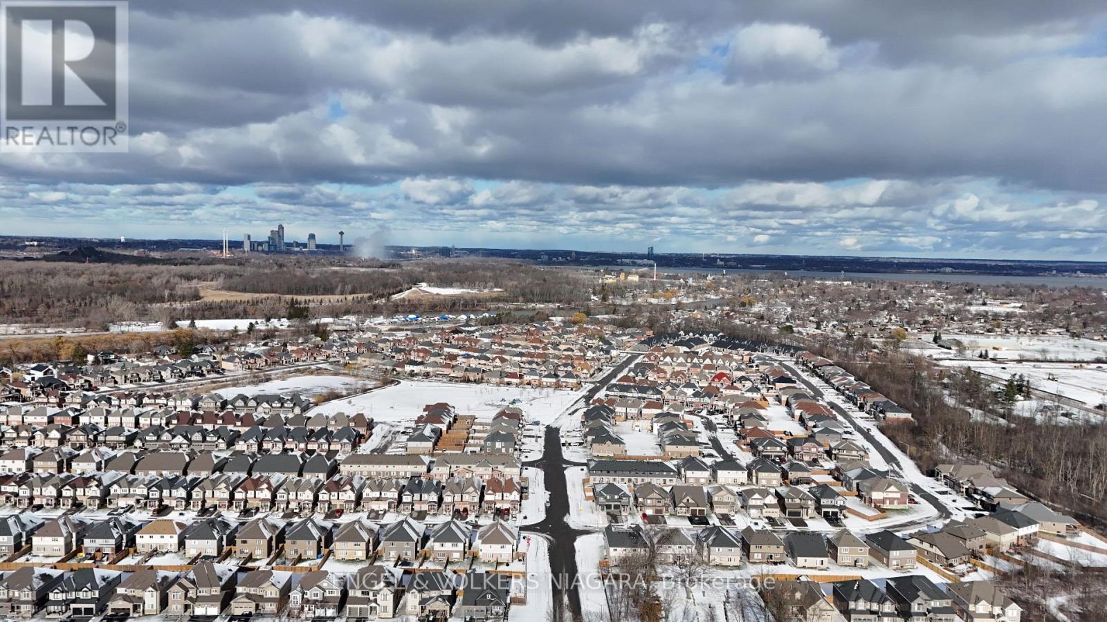 9248 Griffon Street, Niagara Falls (Lyons Creek), ON - Outdoor With View