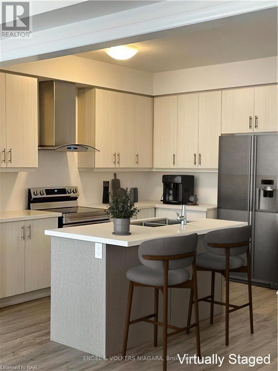 9248 Griffon Street, Niagara Falls (Lyons Creek), ON - Indoor Photo Showing Kitchen With Double Sink