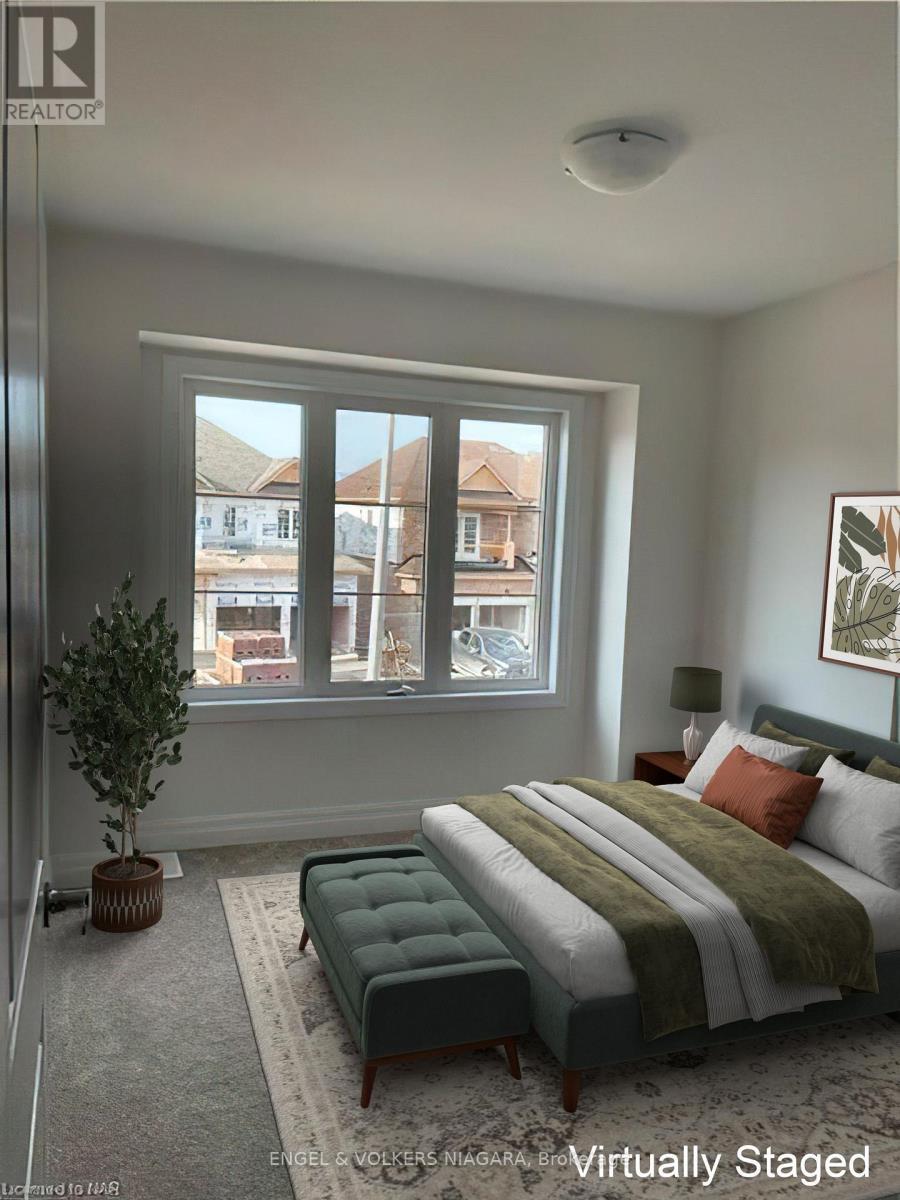 9248 Griffon Street, Niagara Falls (Lyons Creek), ON - Indoor Photo Showing Bedroom