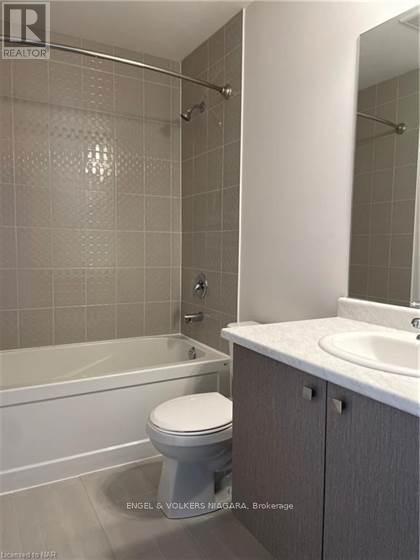 9248 Griffon Street, Niagara Falls (Lyons Creek), ON - Indoor Photo Showing Bathroom