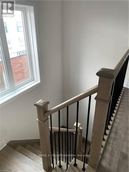 9248 Griffon Street, Niagara Falls (Lyons Creek), ON - Indoor Photo Showing Other Room