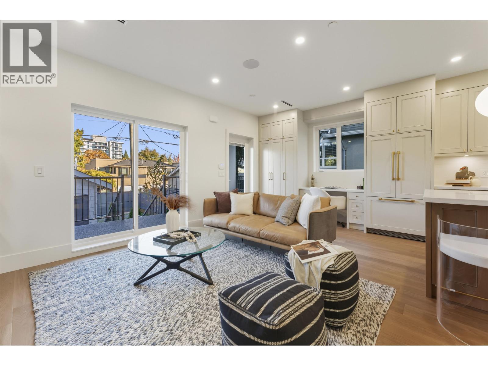 1759 W 16Th Avenue, Vancouver, BC - Indoor Photo Showing Living Room