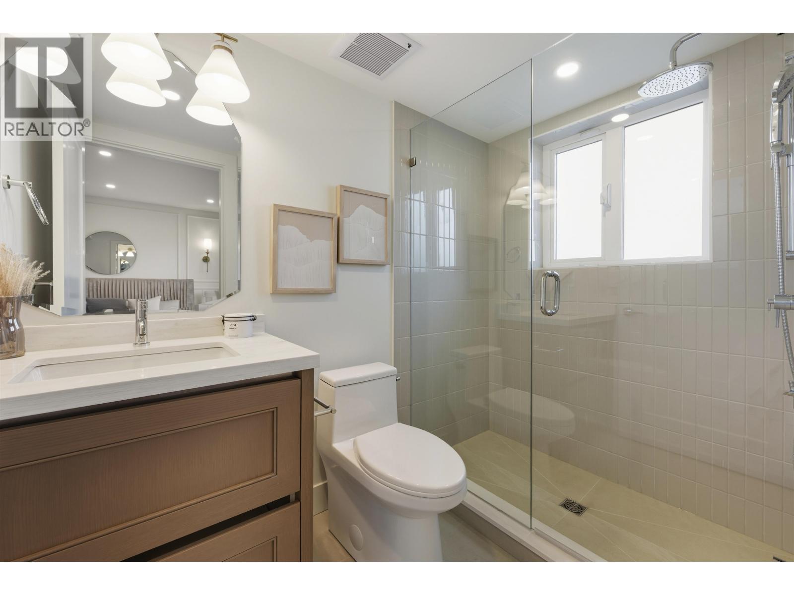 1759 W 16Th Avenue, Vancouver, BC - Indoor Photo Showing Bathroom