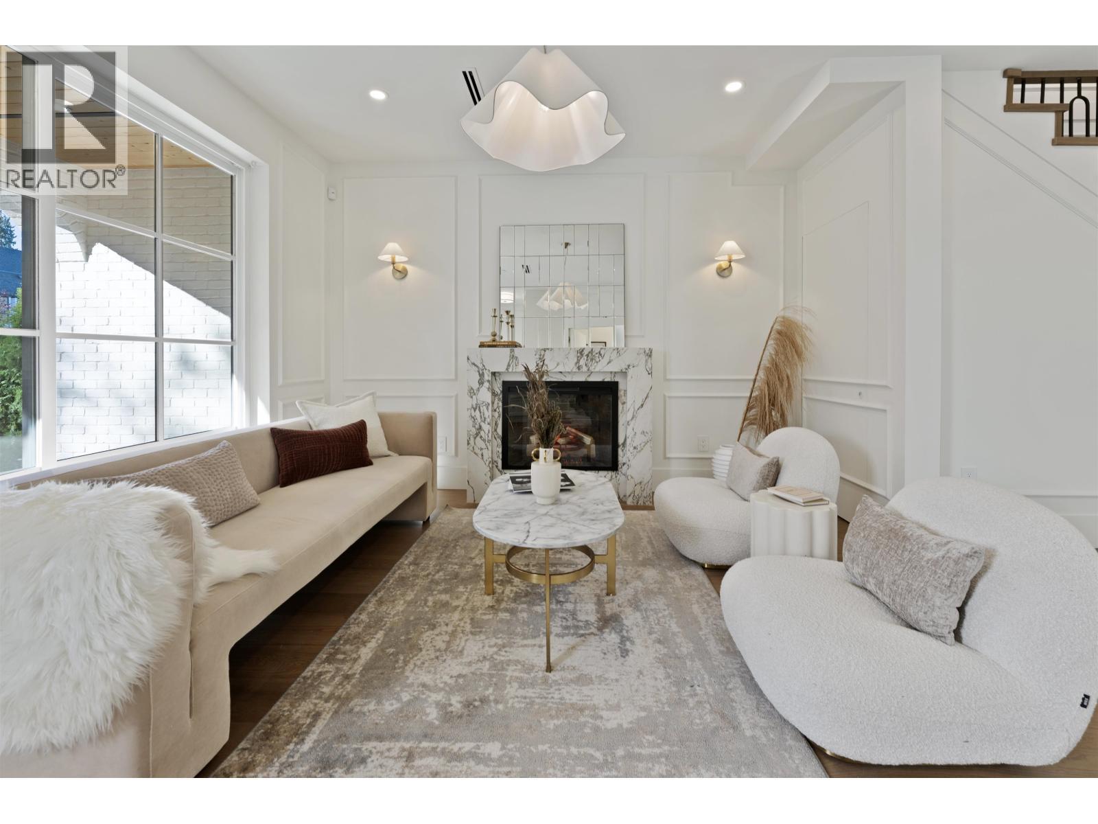 1759 W 16Th Avenue, Vancouver, BC - Indoor Photo Showing Living Room With Fireplace