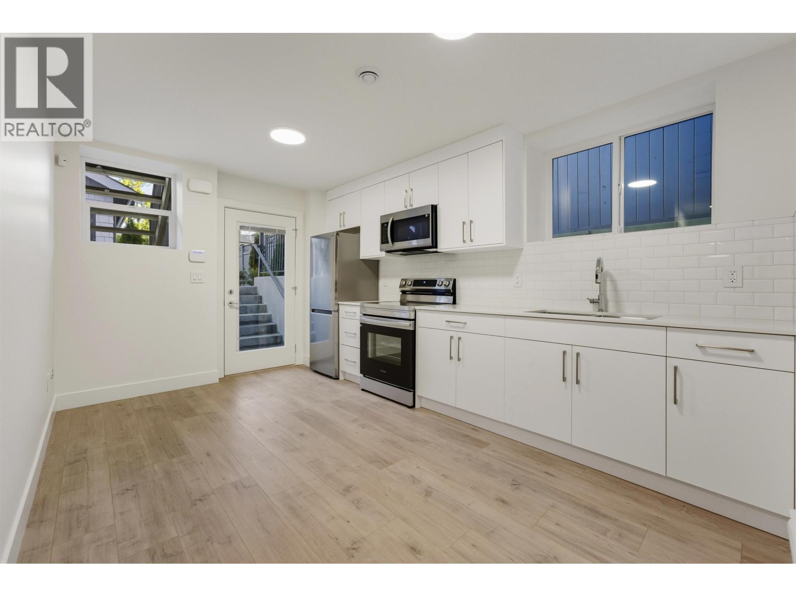 1759 W 16Th Avenue, Vancouver, BC - Indoor Photo Showing Kitchen