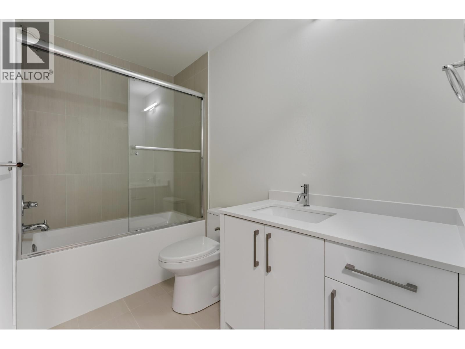 1759 W 16Th Avenue, Vancouver, BC - Indoor Photo Showing Bathroom