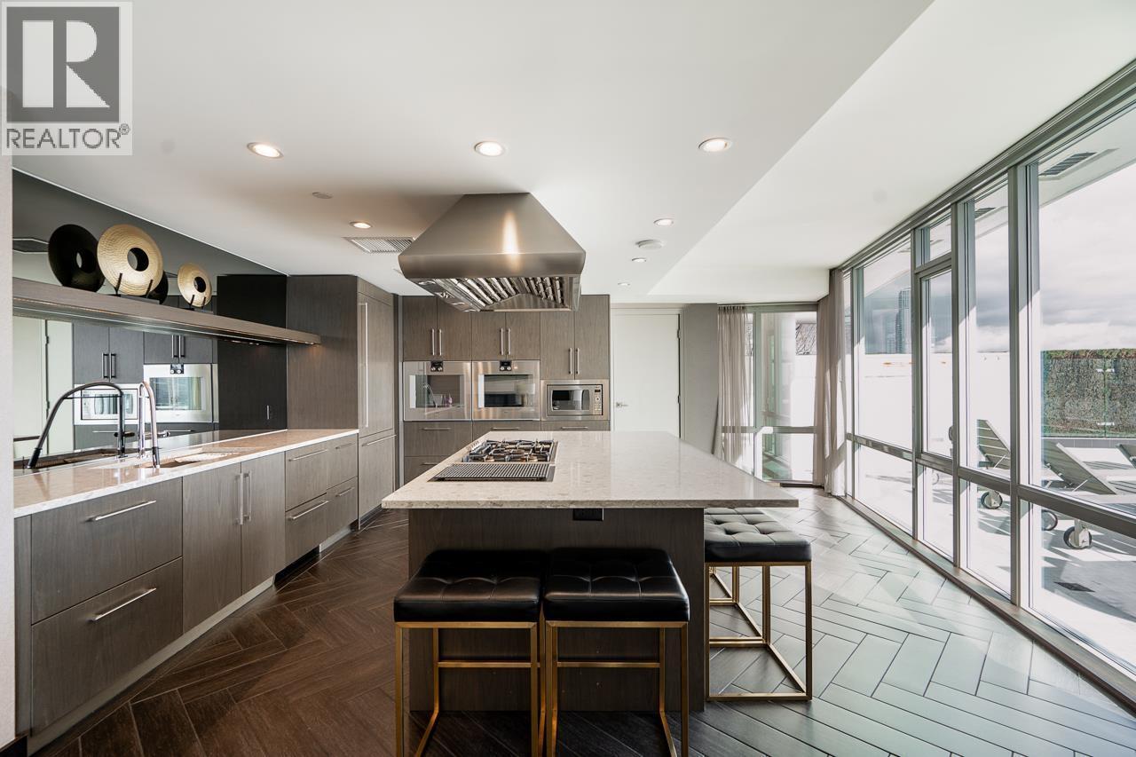 1302 210 Salter Street, New Westminster, BC - Indoor Photo Showing Kitchen With Upgraded Kitchen