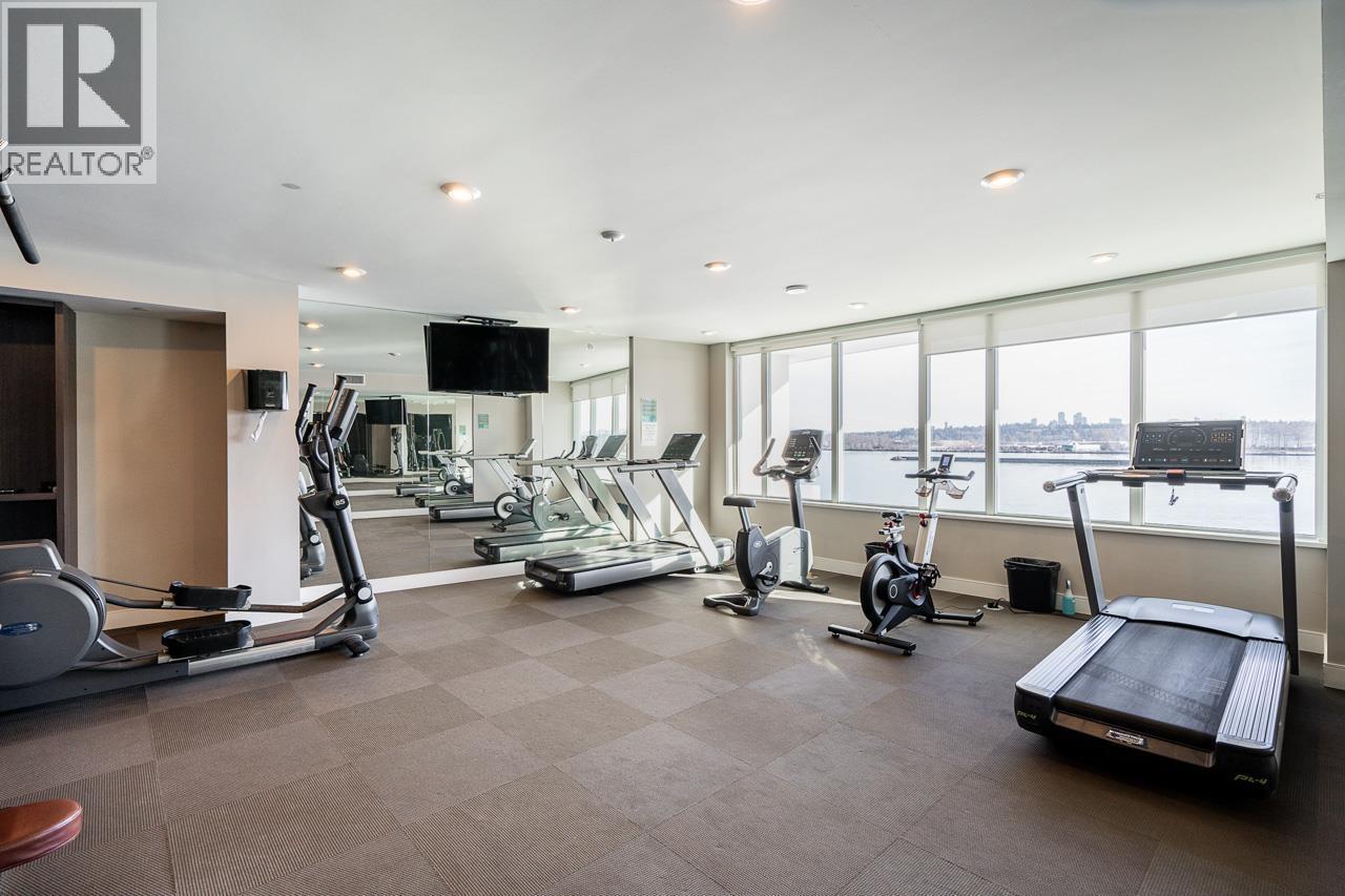 1302 210 Salter Street, New Westminster, BC - Indoor Photo Showing Gym Room
