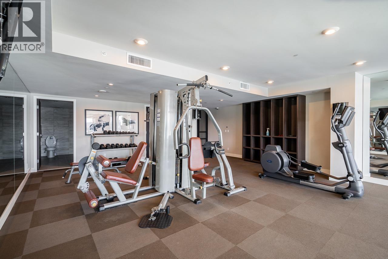 1302 210 Salter Street, New Westminster, BC - Indoor Photo Showing Gym Room