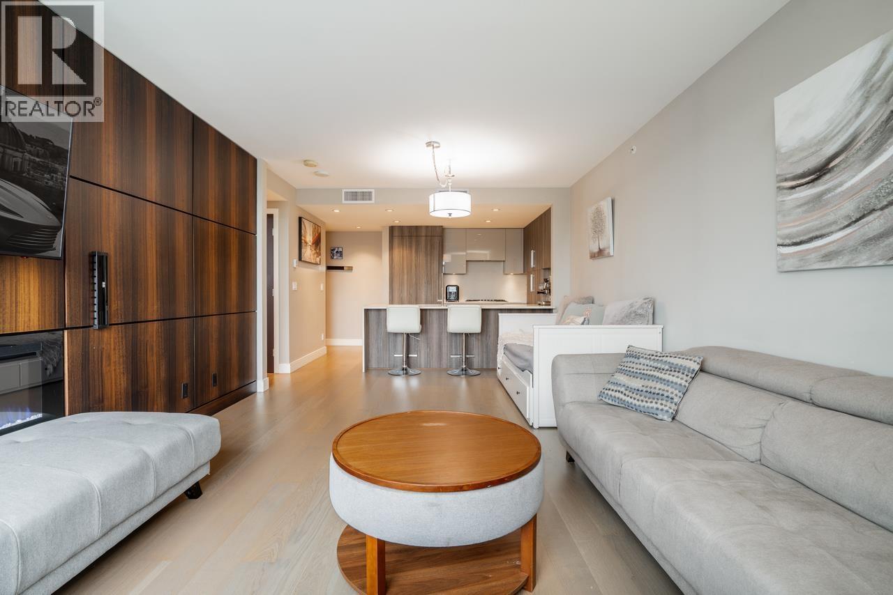 1302 210 Salter Street, New Westminster, BC - Indoor Photo Showing Living Room