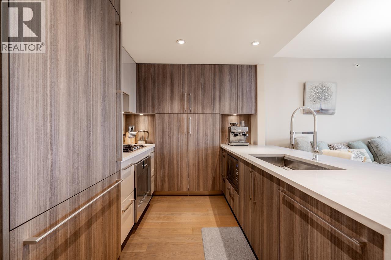 1302 210 Salter Street, New Westminster, BC - Indoor Photo Showing Kitchen