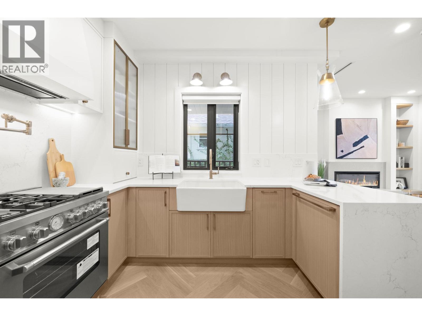 2 2791 W 21St Avenue, Vancouver, BC - Indoor Photo Showing Kitchen With Upgraded Kitchen