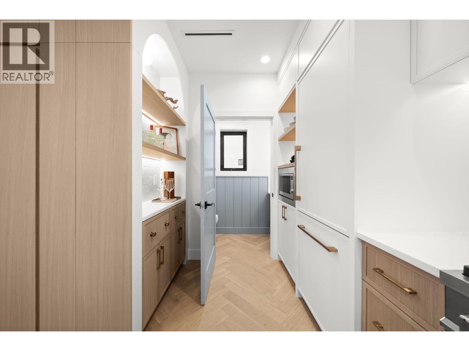 2 2791 W 21St Avenue, Vancouver, BC - Indoor