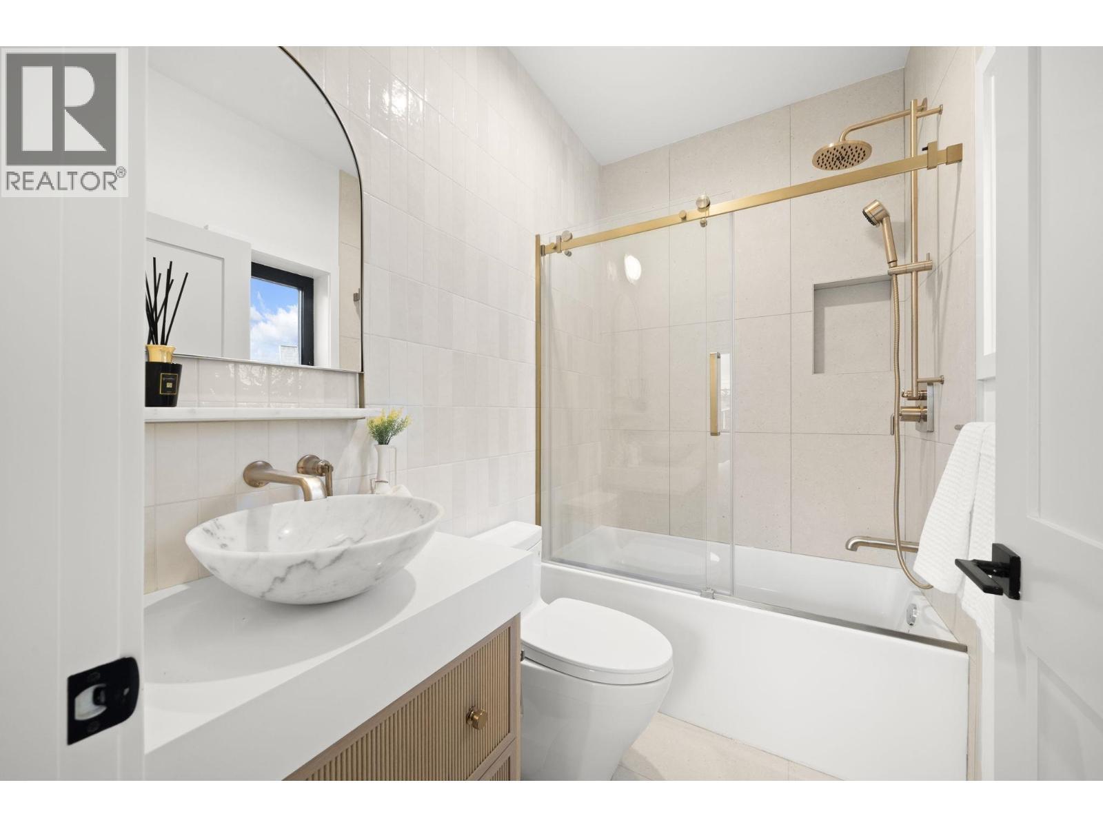 2 2791 W 21St Avenue, Vancouver, BC - Indoor Photo Showing Bathroom