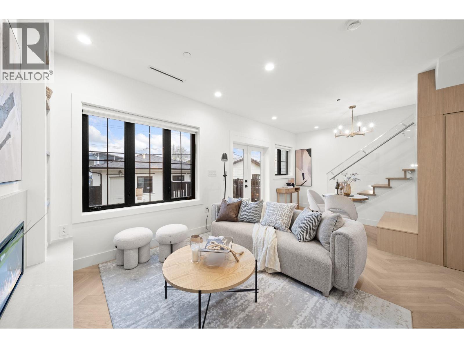 2 2791 W 21St Avenue, Vancouver, BC - Indoor Photo Showing Living Room