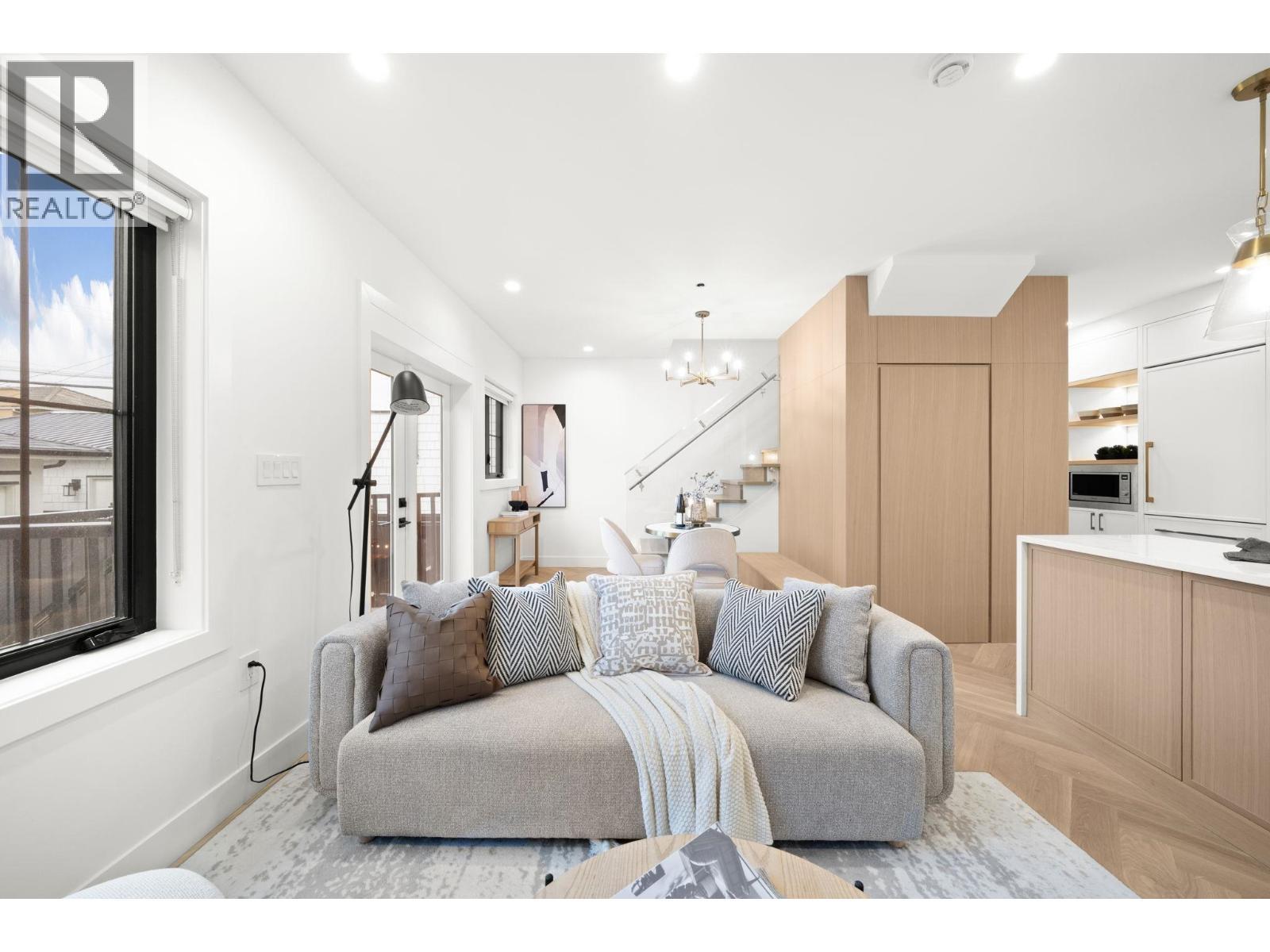 2 2791 W 21St Avenue, Vancouver, BC - Indoor