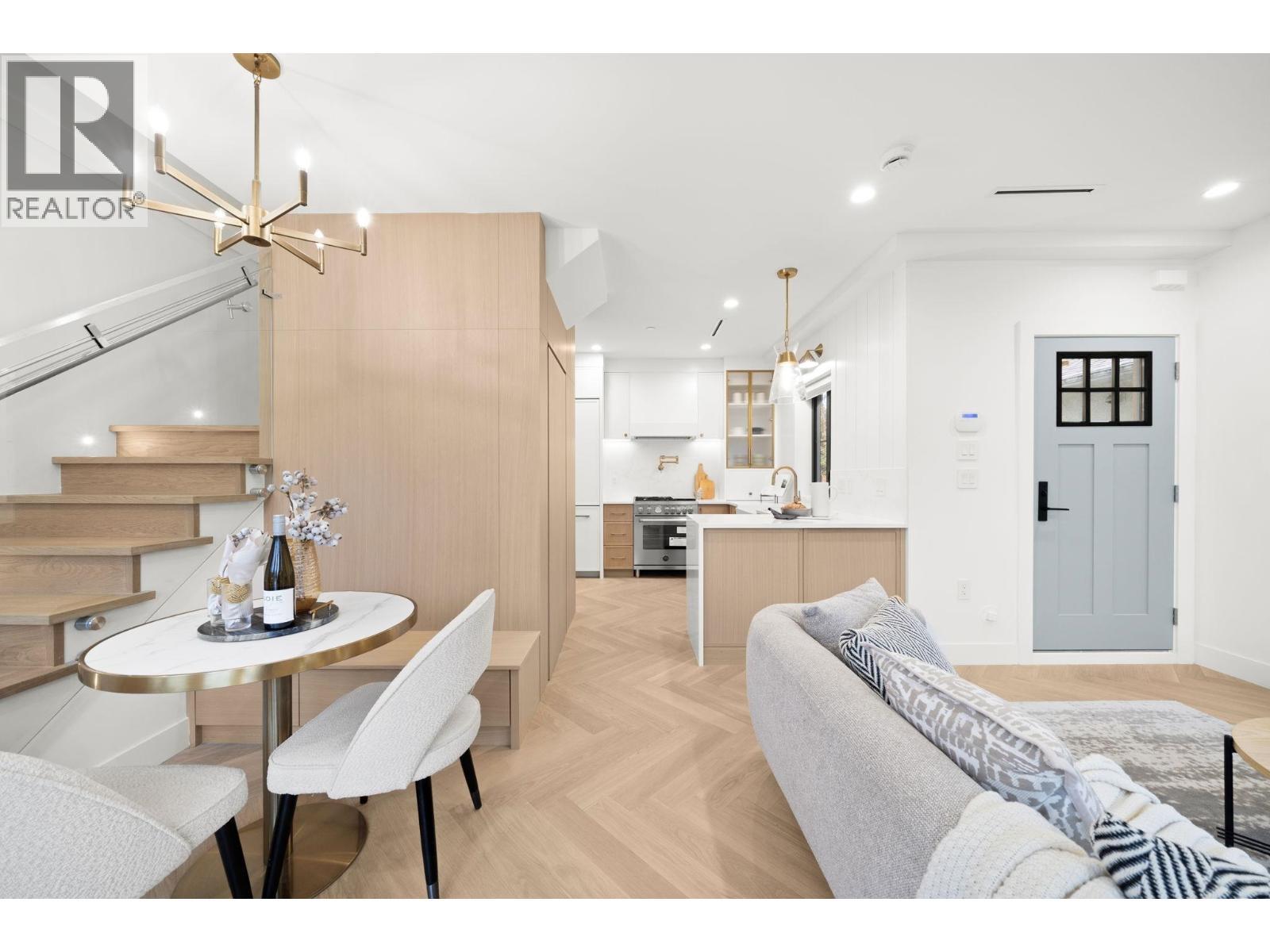 2 2791 W 21St Avenue, Vancouver, BC - Indoor