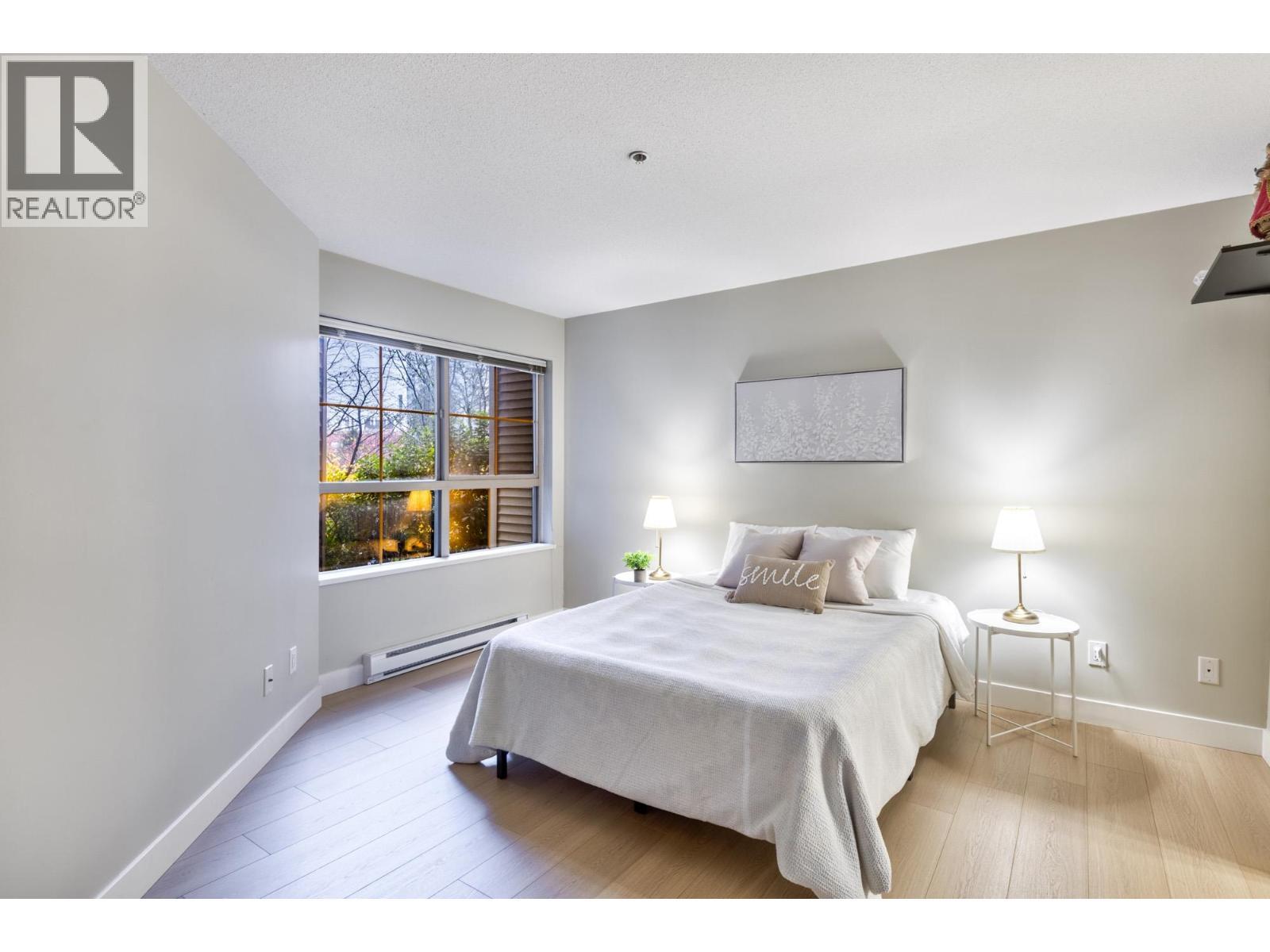 209 2088 Beta Avenue, Burnaby, BC - Indoor Photo Showing Bedroom