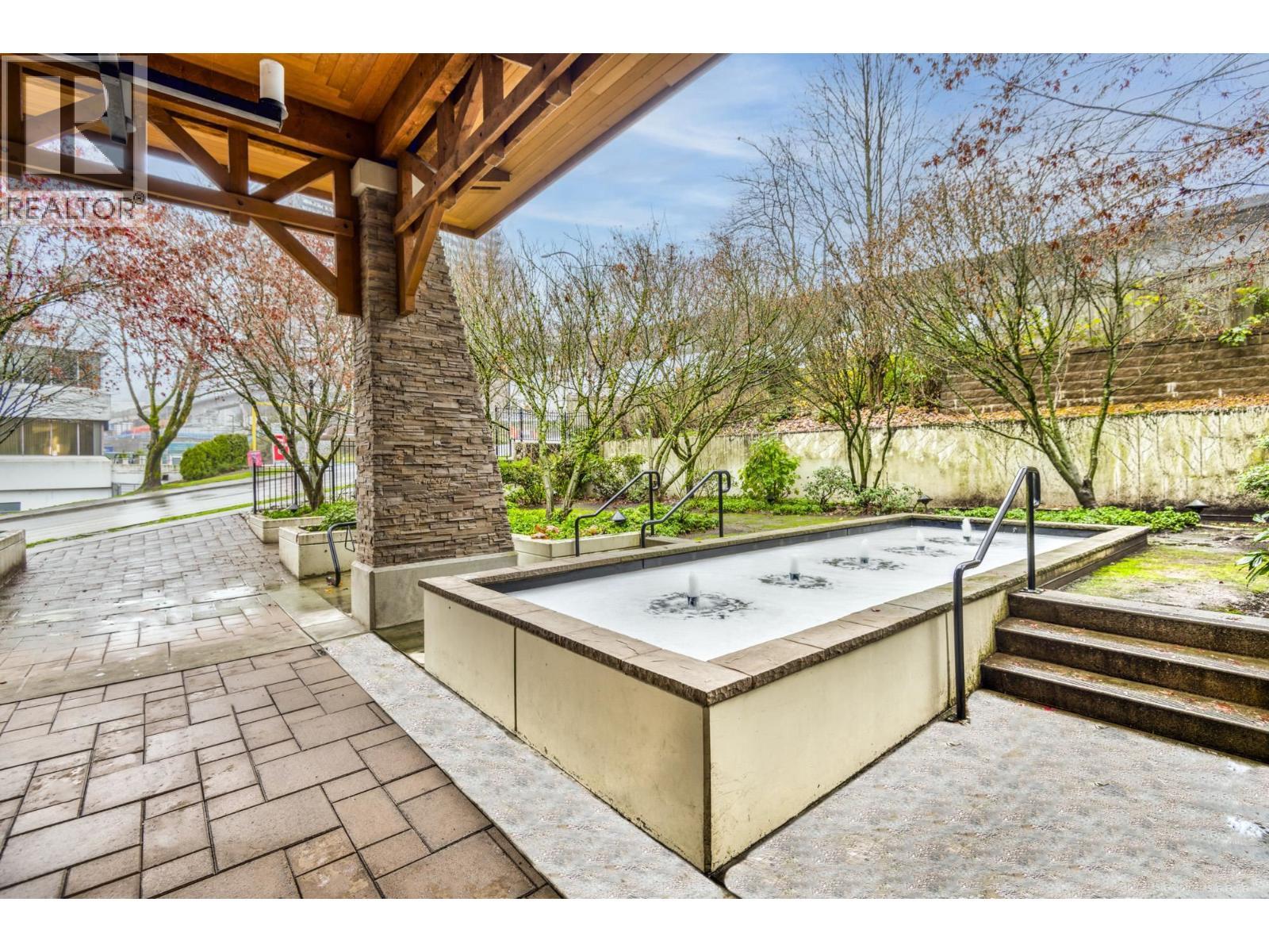 209 2088 Beta Avenue, Burnaby, BC - Outdoor