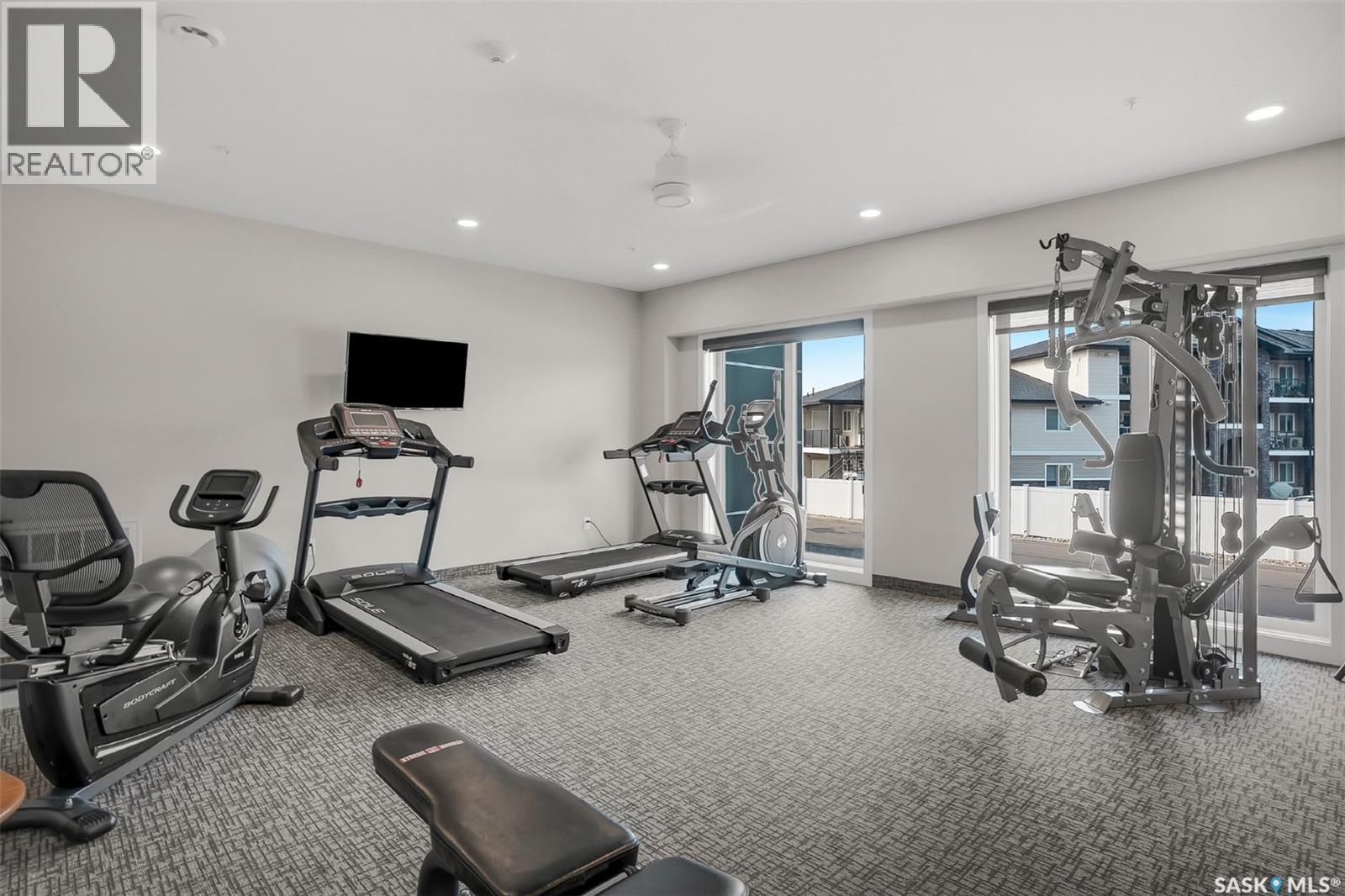 212 105 Willis Crescent, Saskatoon, SK - Indoor Photo Showing Gym Room
