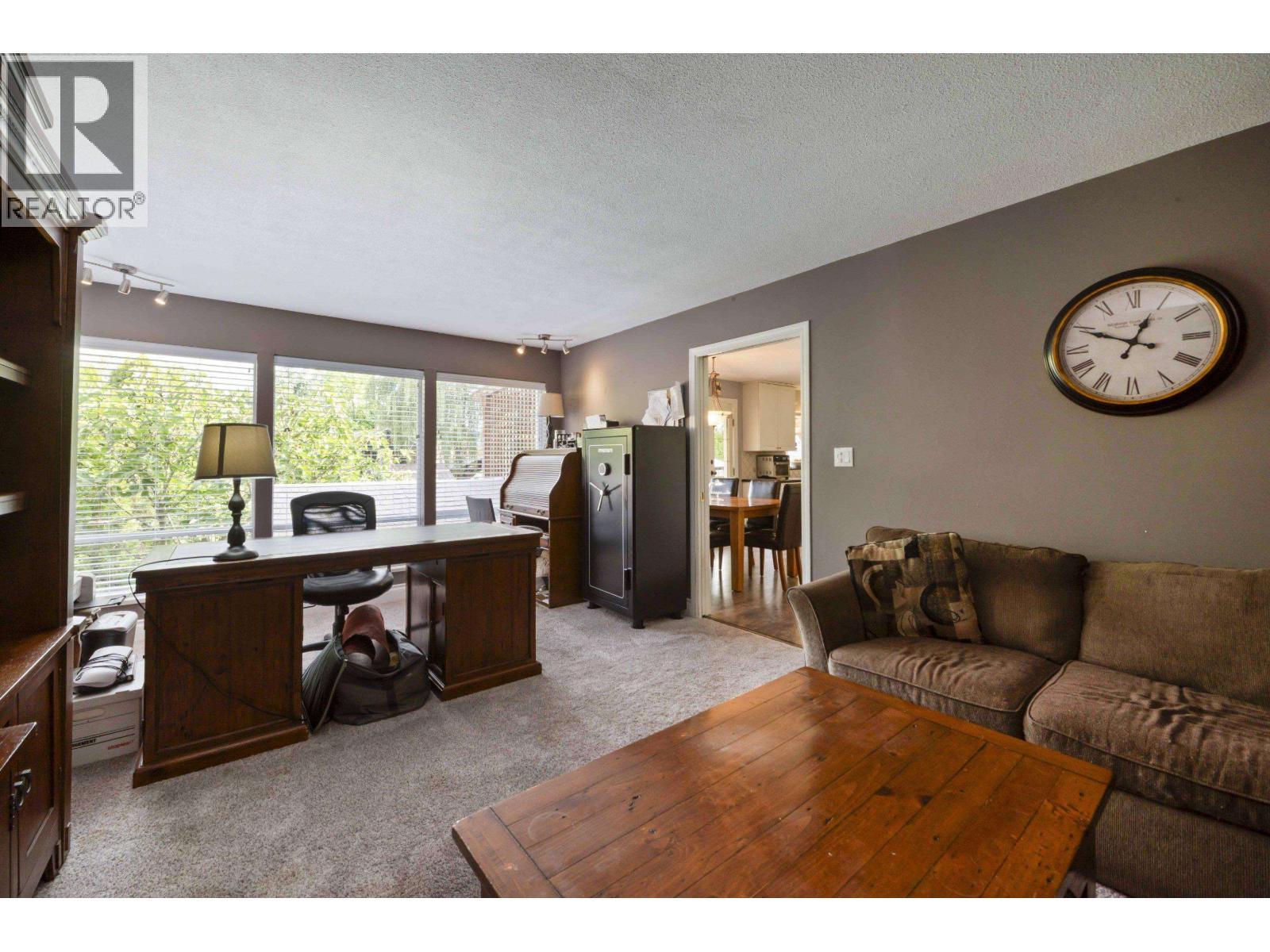 21469 126 Avenue, Maple Ridge, BC - Indoor