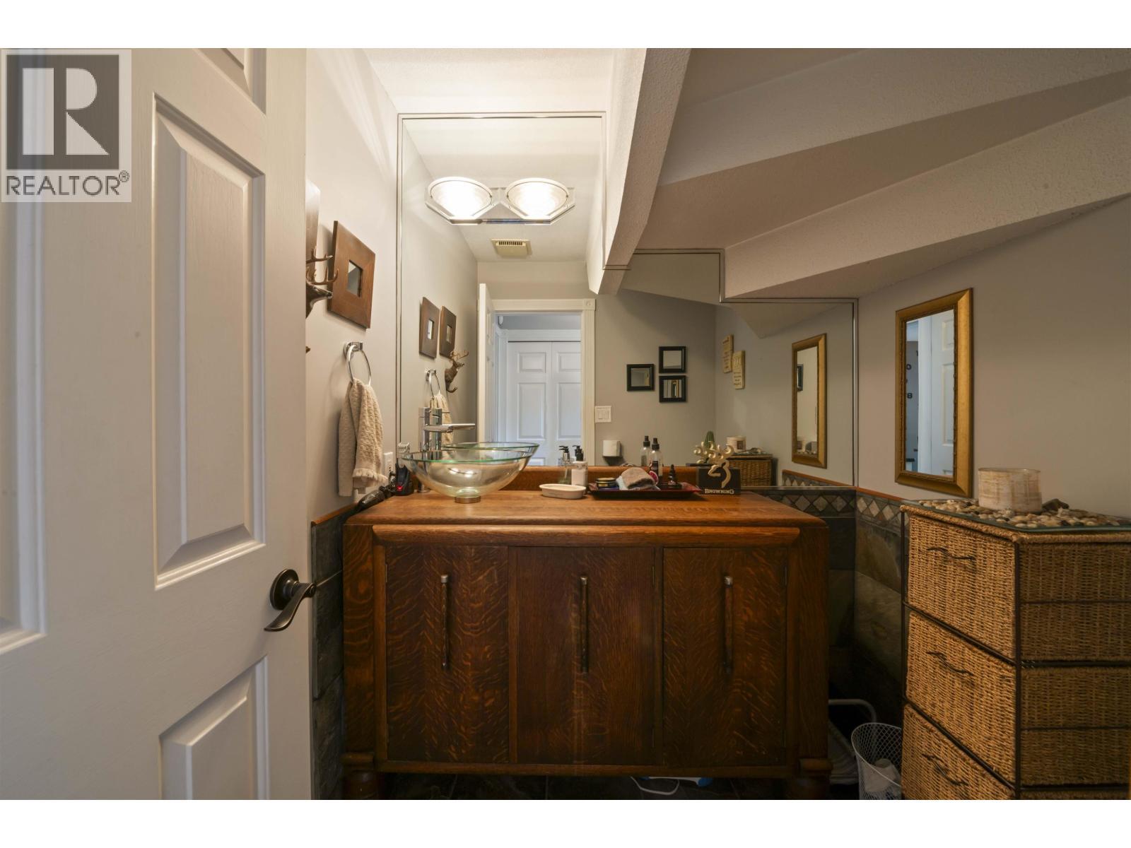 21469 126 Avenue, Maple Ridge, BC - Indoor