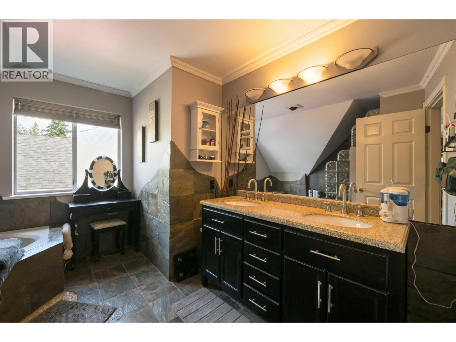 21469 126 Avenue, Maple Ridge, BC - Indoor Photo Showing Bathroom