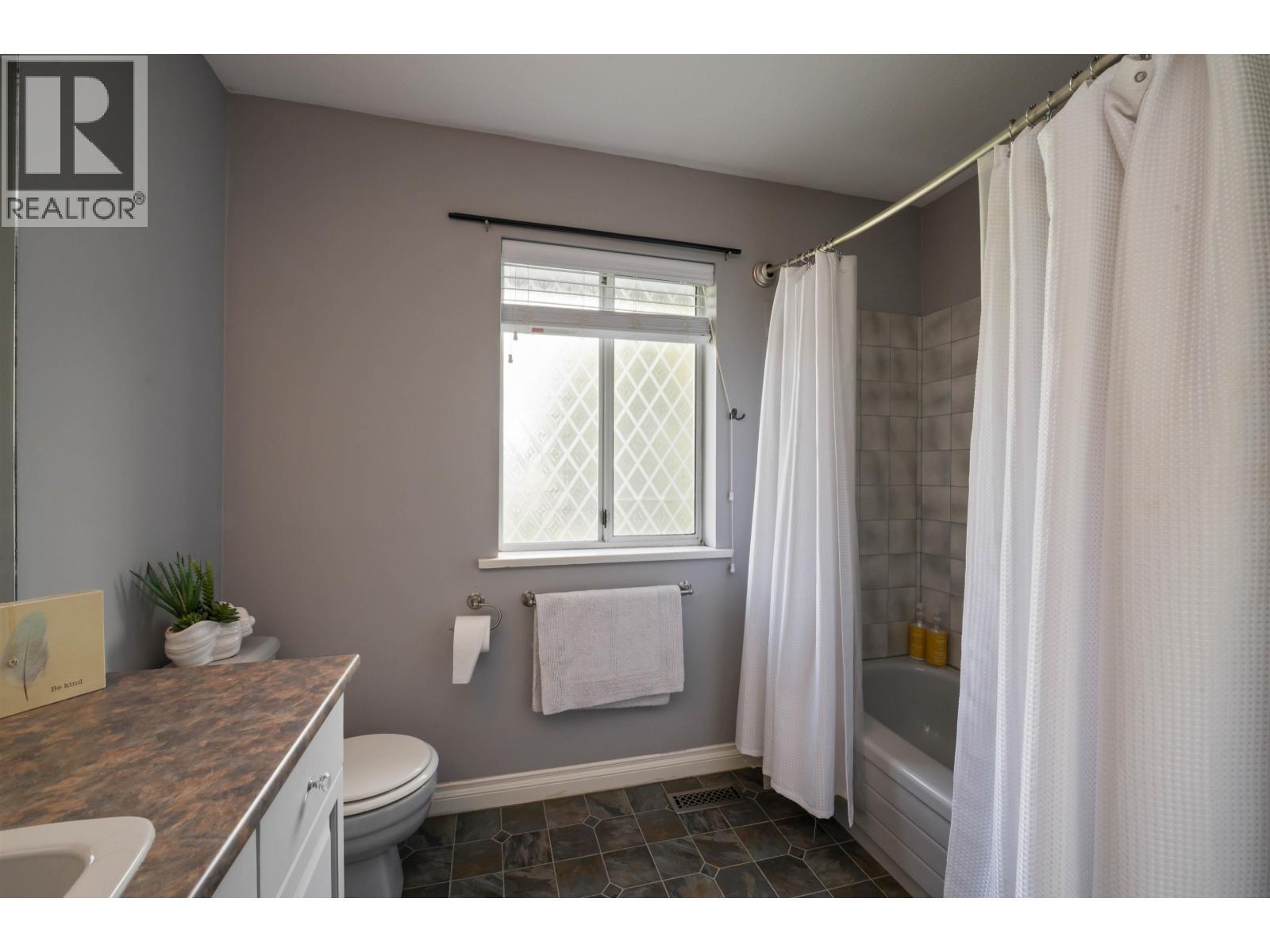 21469 126 Avenue, Maple Ridge, BC - Indoor Photo Showing Bathroom