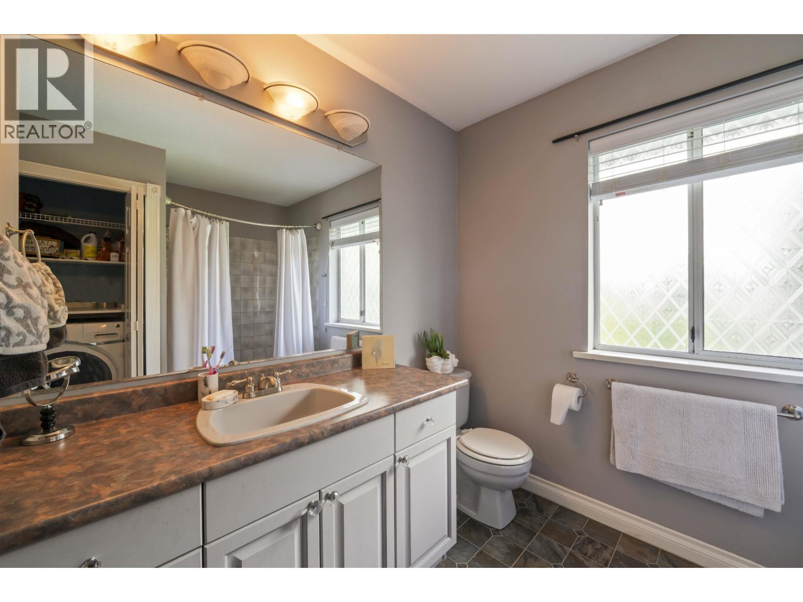 21469 126 Avenue, Maple Ridge, BC - Indoor Photo Showing Bathroom