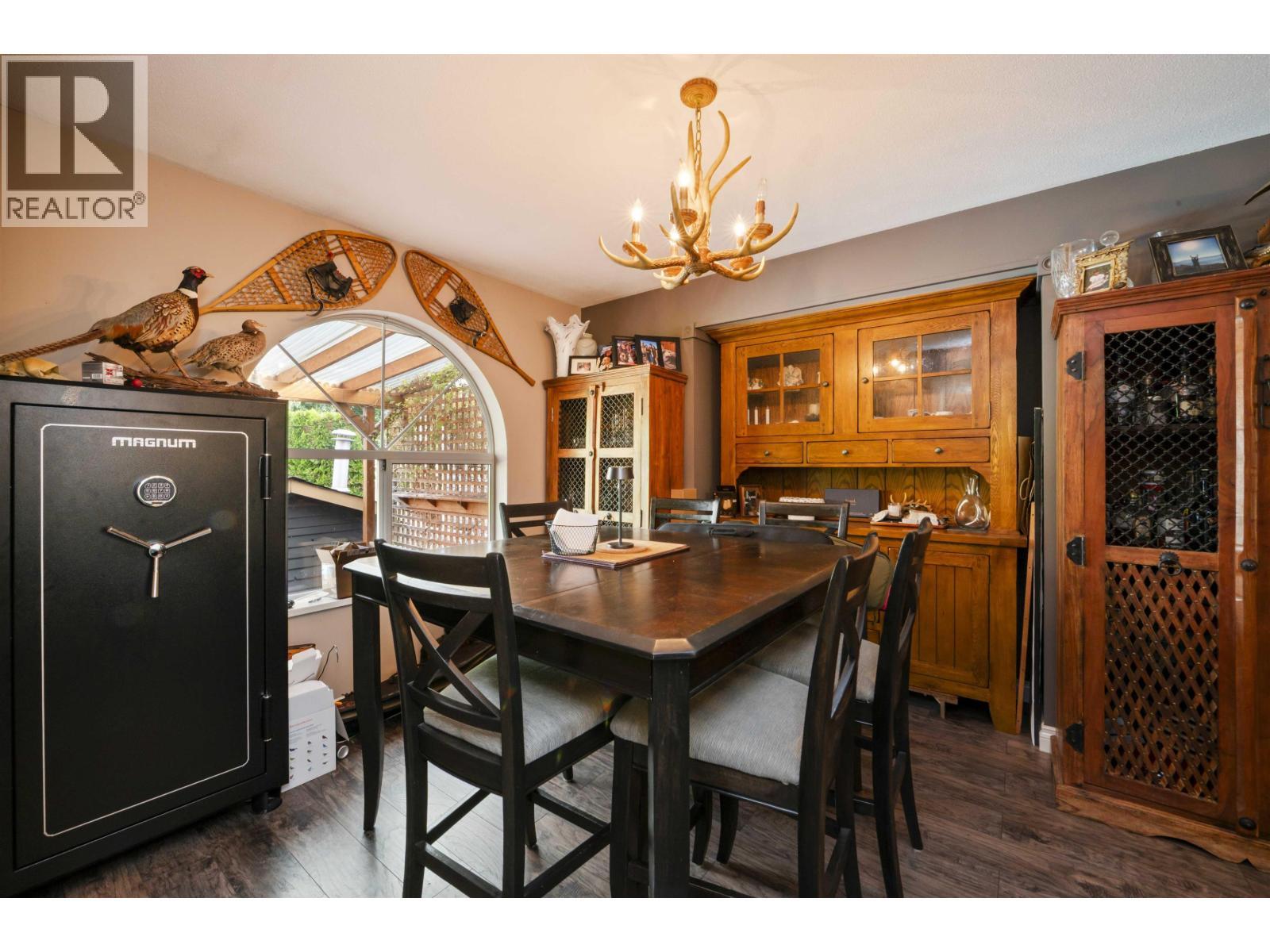 21469 126 Avenue, Maple Ridge, BC - Indoor Photo Showing Dining Room