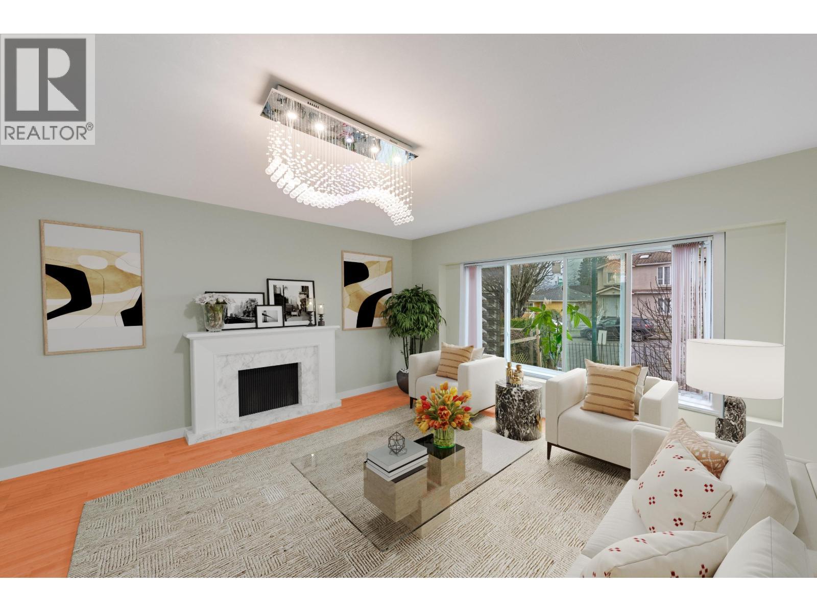3342 Adanac Street, Vancouver, BC - Indoor Photo Showing Living Room With Fireplace