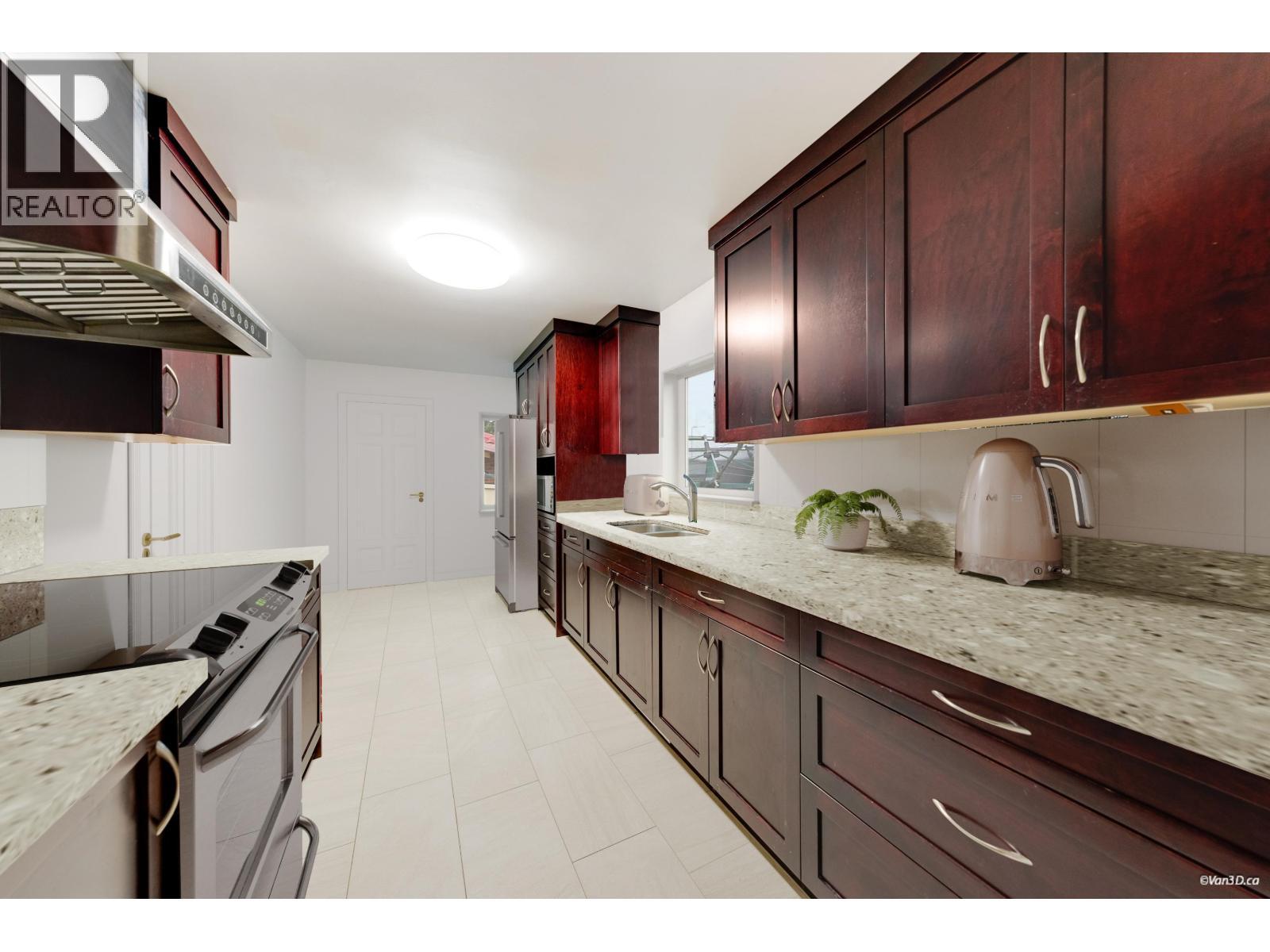 3342 Adanac Street, Vancouver, BC - Indoor Photo Showing Kitchen