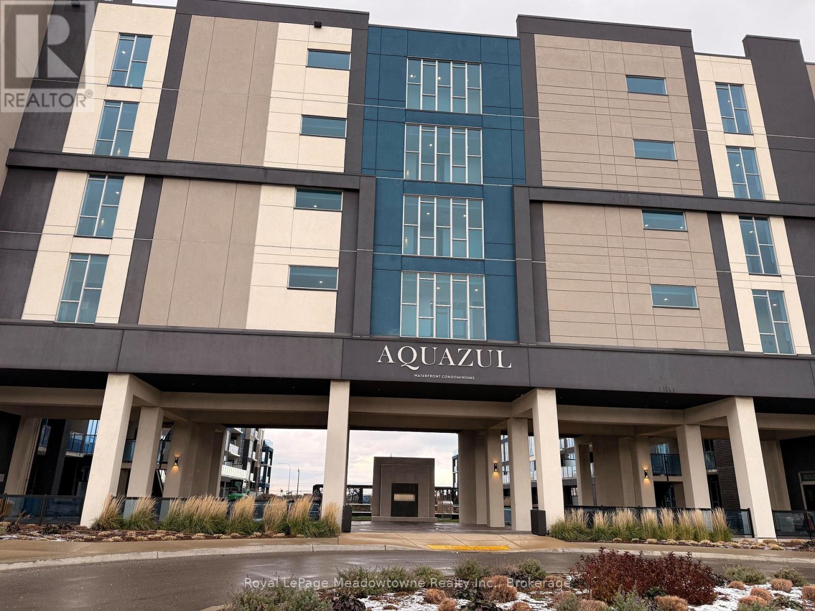 140 - 16 Concord Place, Grimsby (Grimsby Beach), ON - Outdoor With Facade