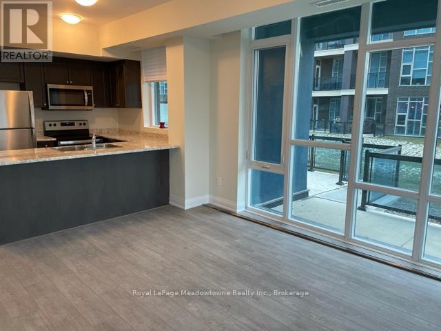 140 - 16 Concord Place, Grimsby (Grimsby Beach), ON - Indoor Photo Showing Kitchen