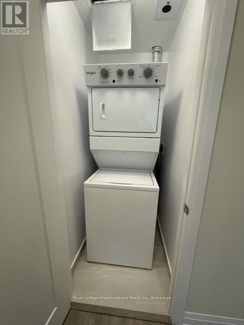 140 - 16 Concord Place, Grimsby (Grimsby Beach), ON - Indoor Photo Showing Laundry Room