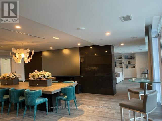 140 - 16 Concord Place, Grimsby (Grimsby Beach), ON - Indoor Photo Showing Dining Room