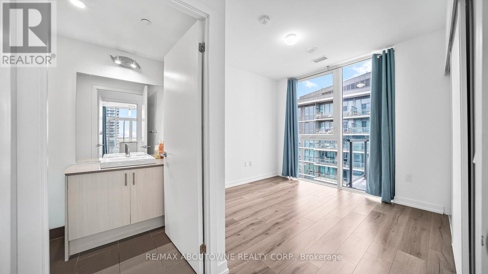 Ph 1007 - 1195 The Queensway Avenue, Toronto, ON - Indoor Photo Showing Other Room