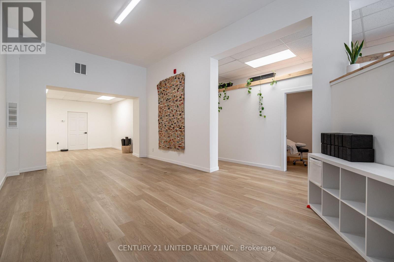 174-176 Hunter Street W, Peterborough (Town Ward 3), ON