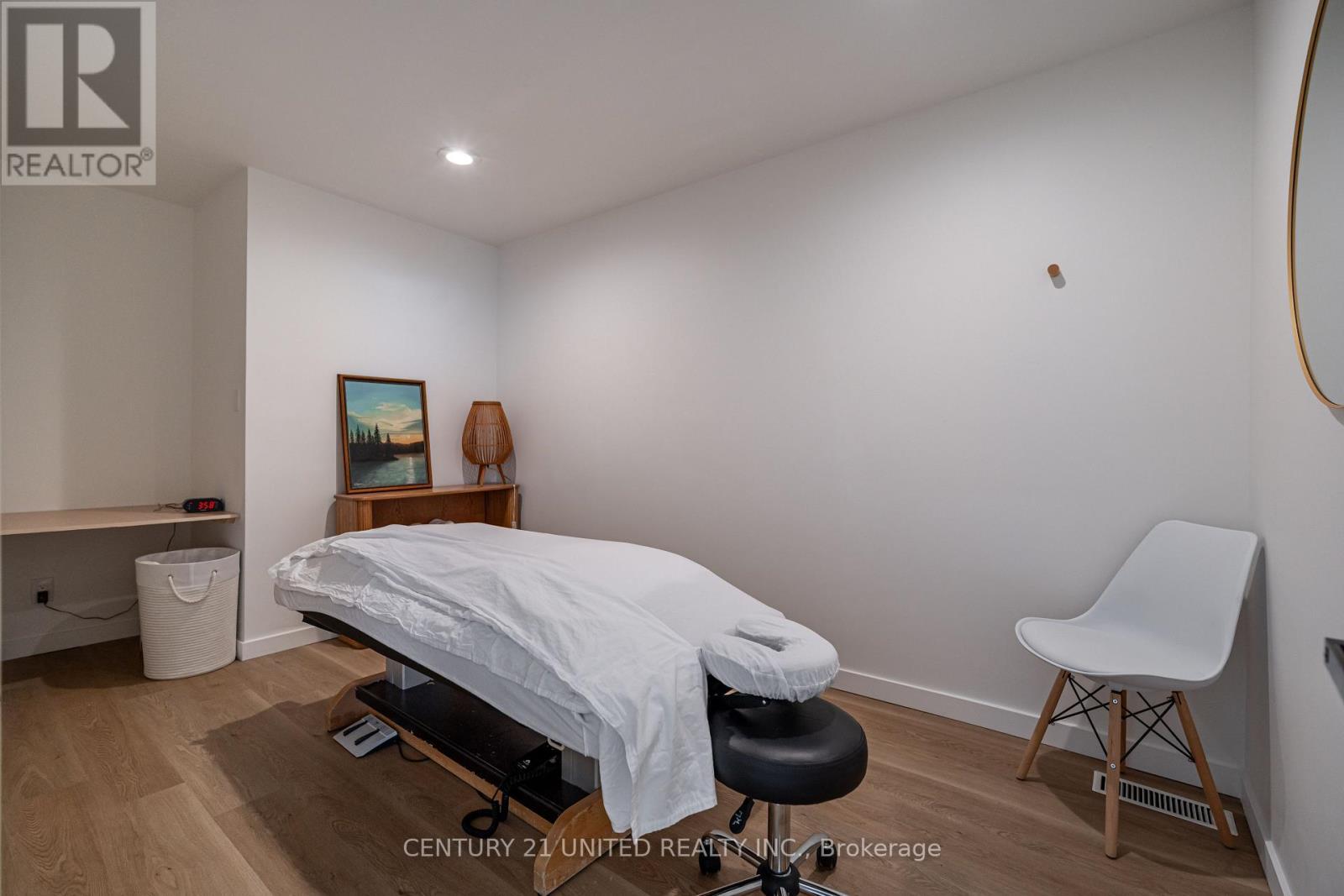 174-176 Hunter Street W, Peterborough (Town Ward 3), ON