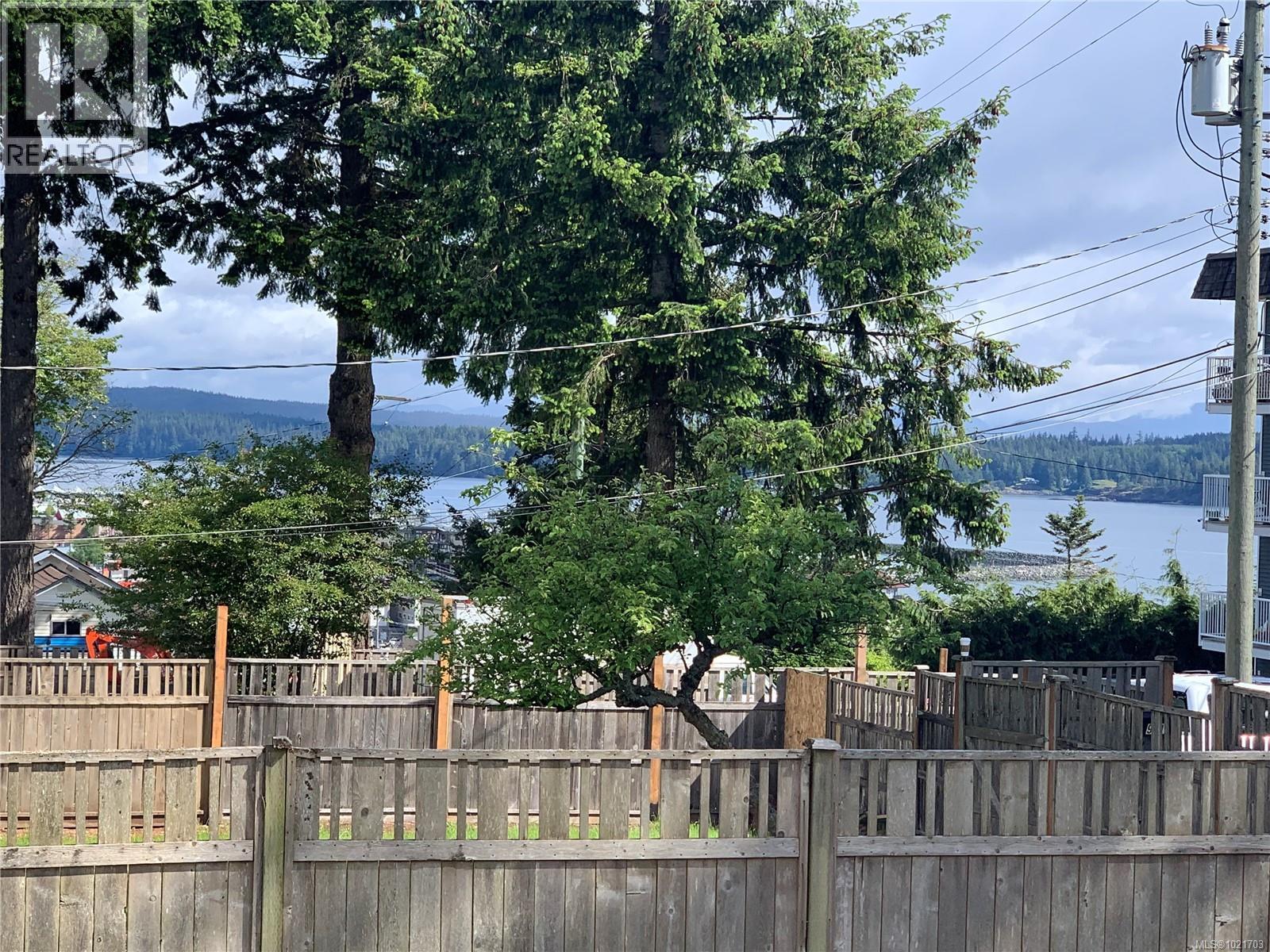 901 Dogwood St, Campbell River, BC