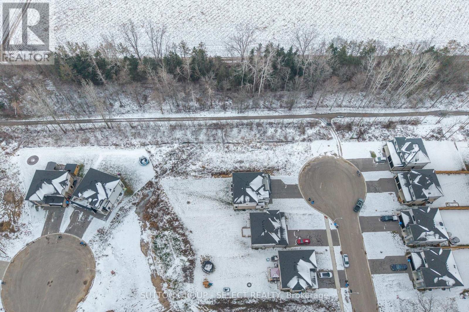 No neighbours to the south - 200 Eagle Street, North Middlesex (Parkhill), ON