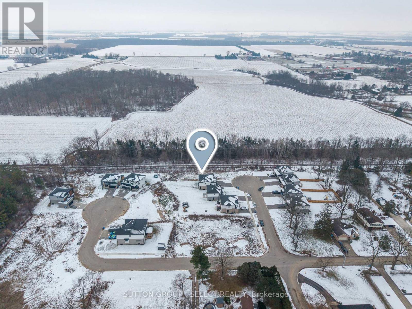 Side on municipally owned trail zoned Parks & Rec - 200 Eagle Street, North Middlesex (Parkhill), ON