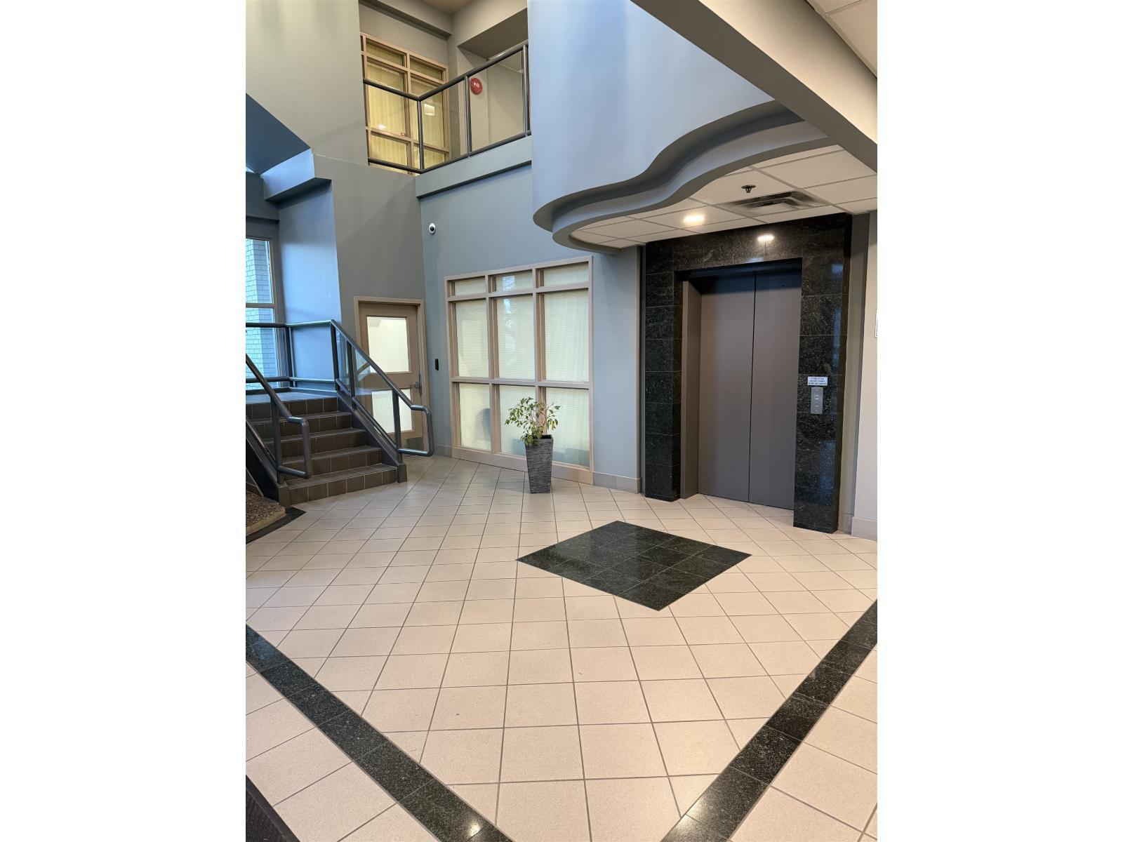 205 2692 Clearbrook Road, Abbotsford, BC